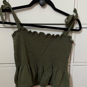 Cute olive green top